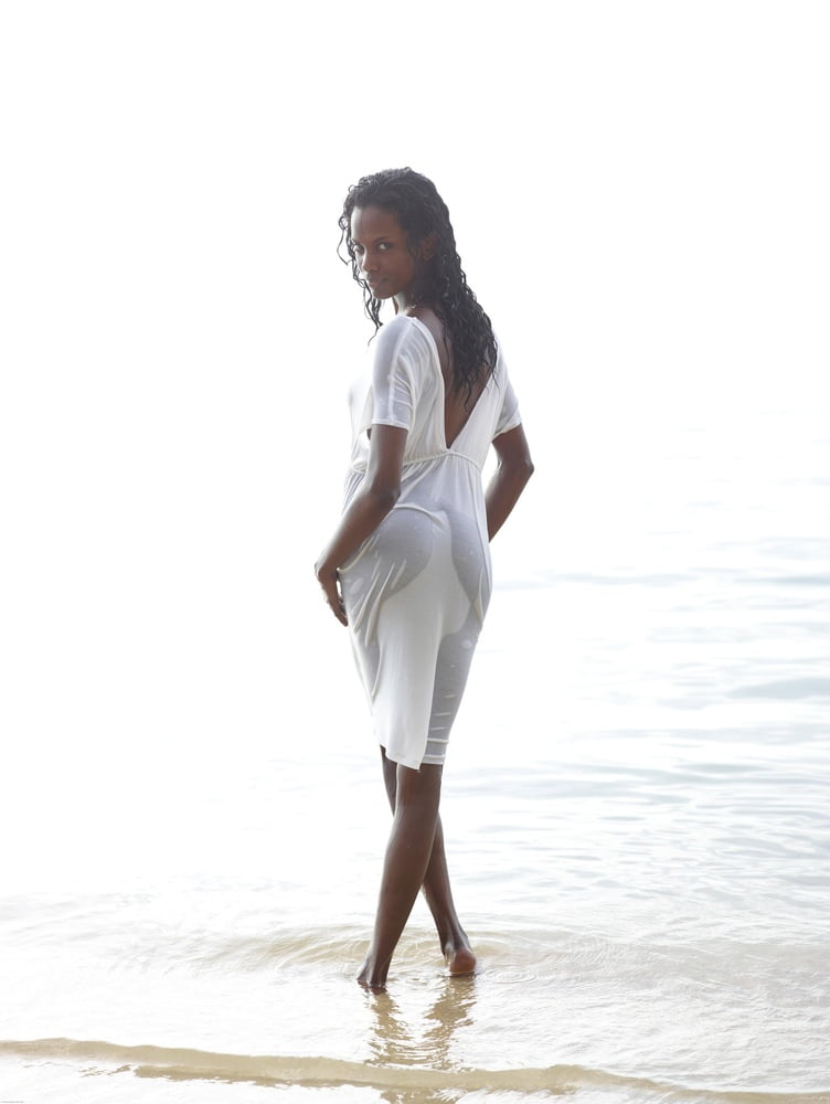 Robe mouillee
 #103384469