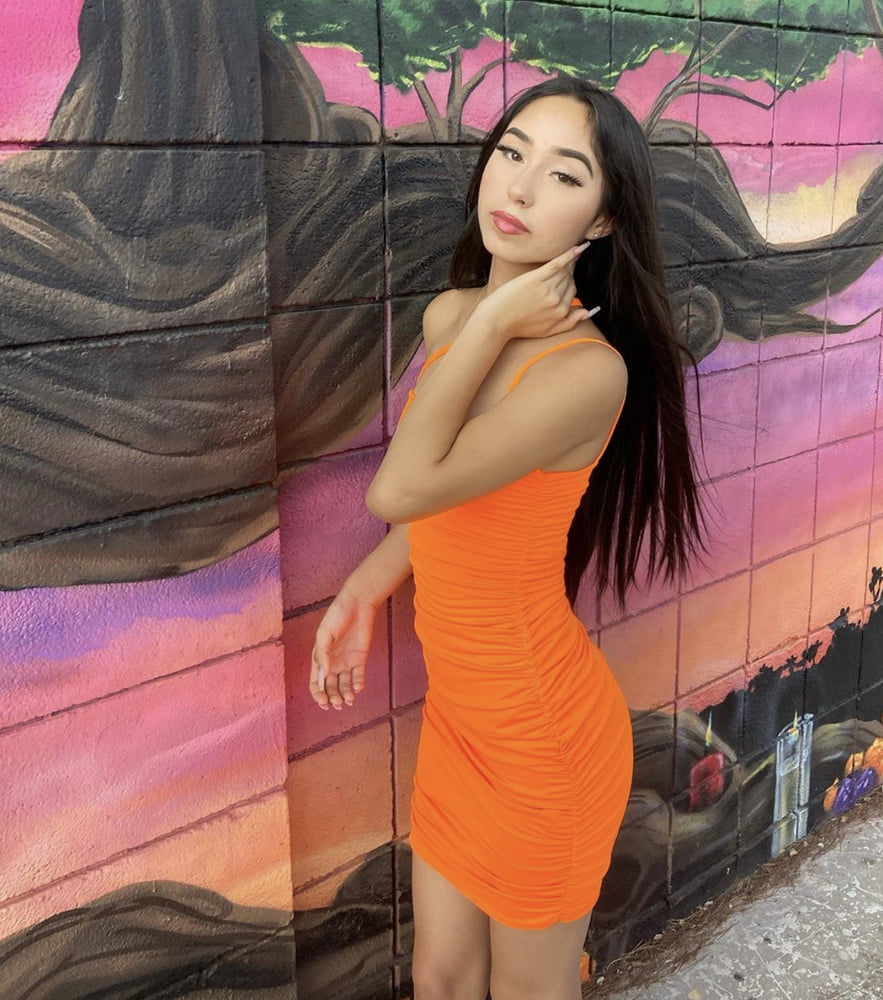 Joven alexia esperando su polla dura para entrar en ella
 #87622729