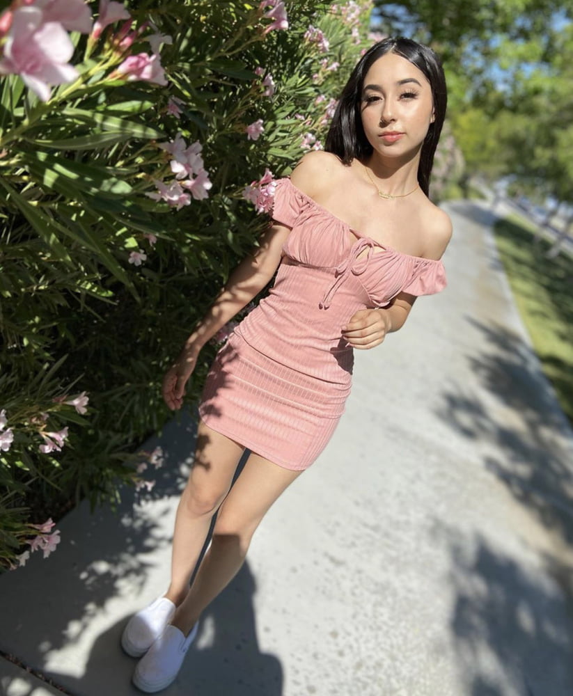 Joven alexia esperando su polla dura para entrar en ella
 #87622988