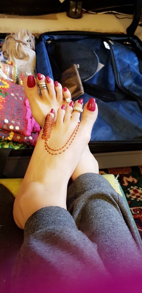 Sexy indische Füße 2
 #91938118