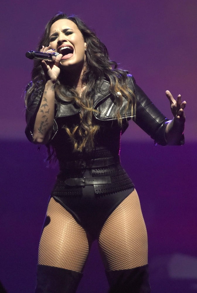 Demi lovato fit as fuck 4
 #89701086