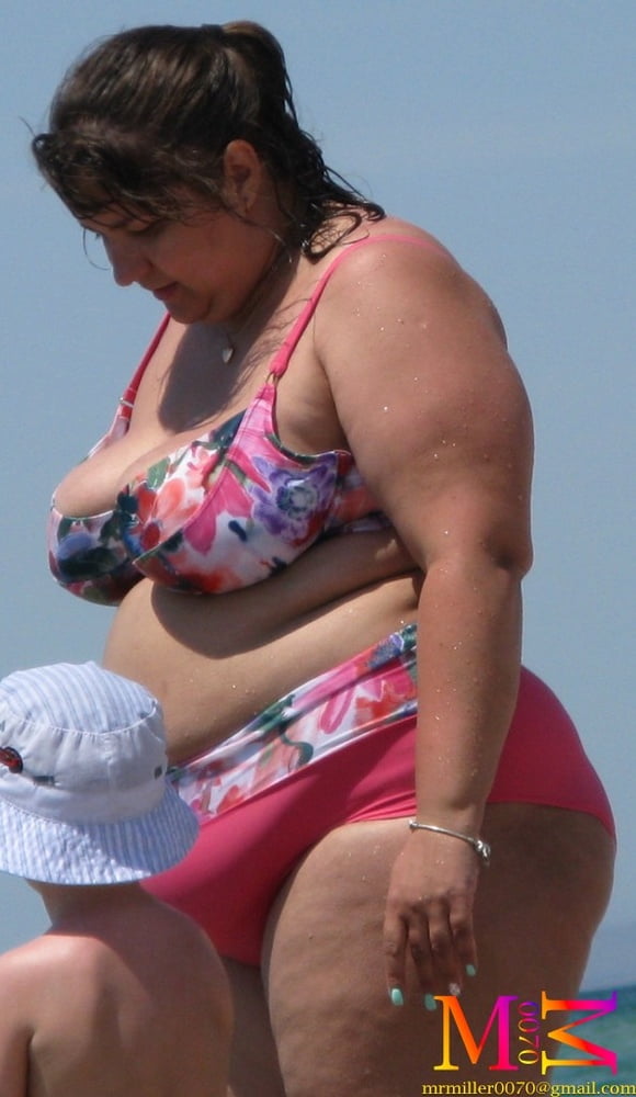 Saggy Tits Granny and Milf Beach Voyeur (SAMPLES photo