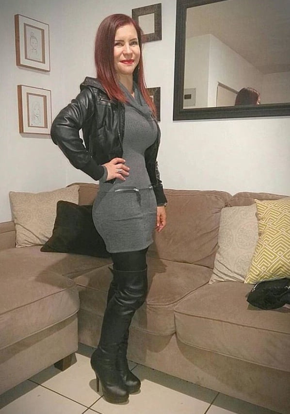 Insta milf wearing boots
 #101025736