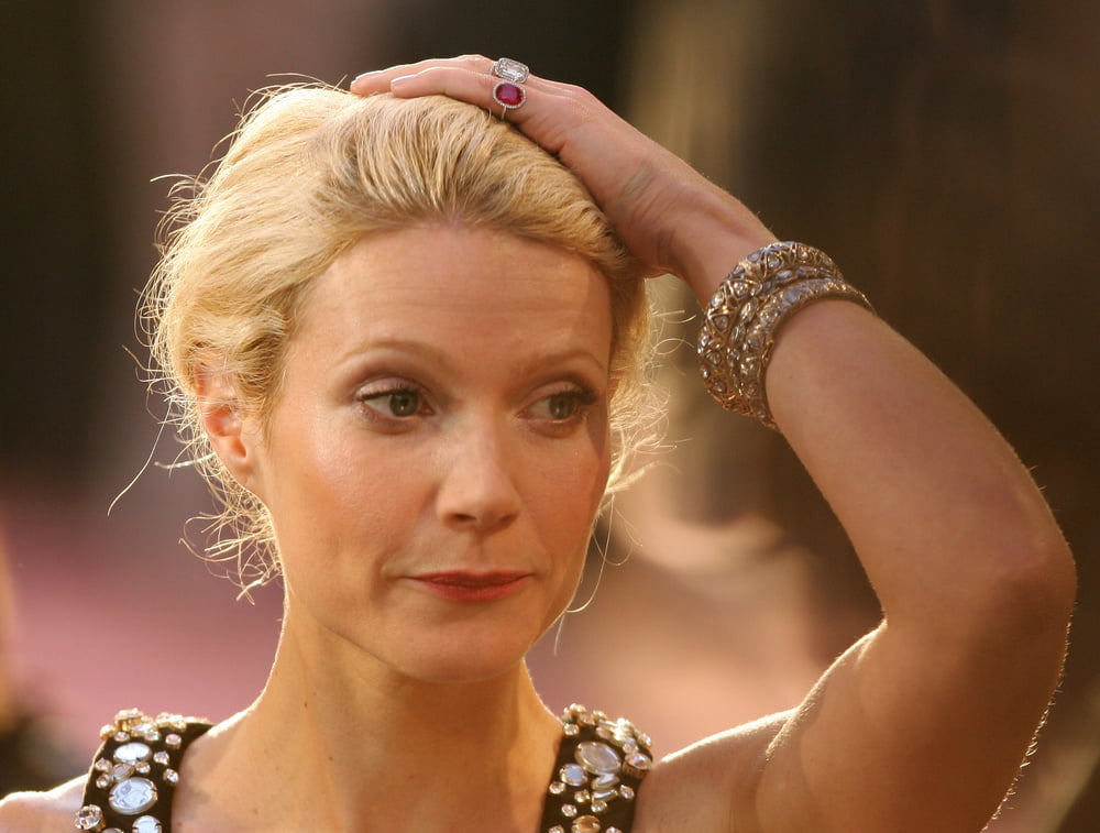 Sexy gwyneth
 #96389280