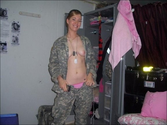 Random xxx pics 41 - filles militaires
 #89553054