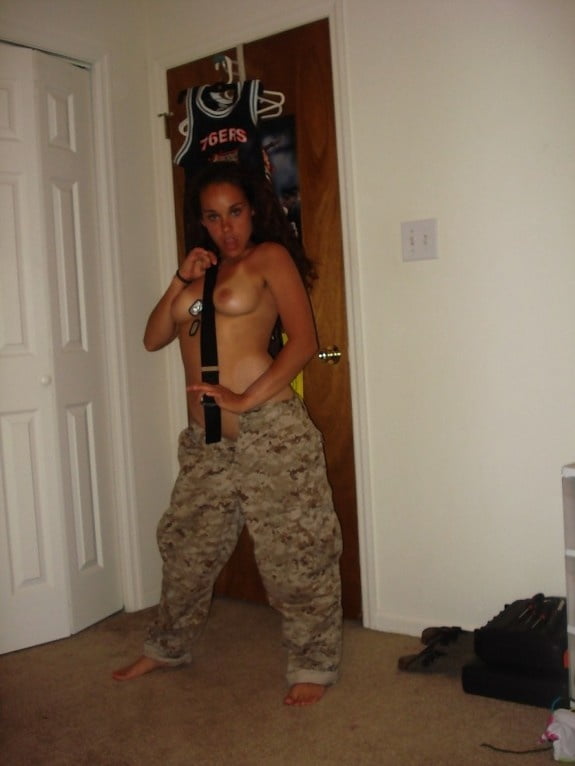 Random xxx pics 41 - filles militaires
 #89553653