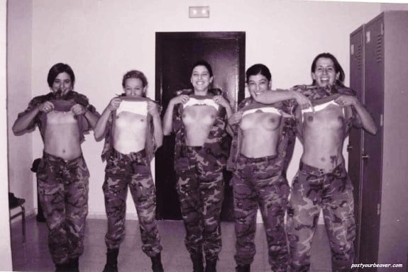 Zufällige xxx pics 41 - militärische Mädchen
 #89554682