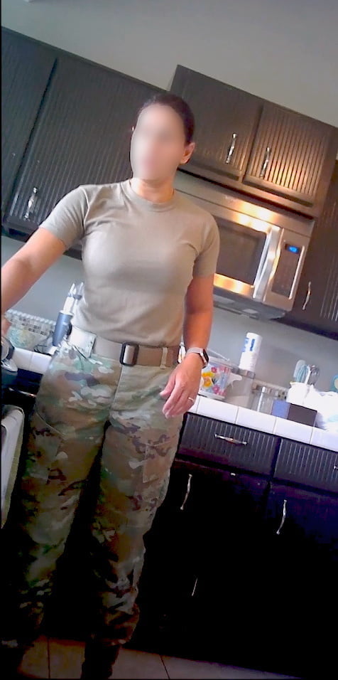 Sexy militärische Mädchen
 #104423307