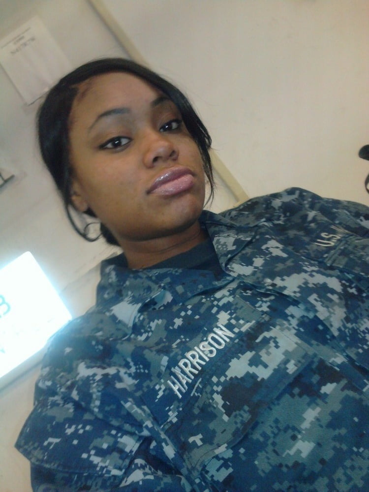 Sexy militärische Mädchen
 #104423609