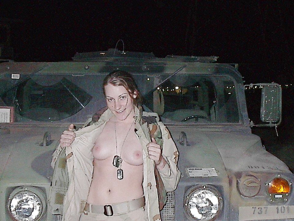 Sexy militärische Mädchen
 #104423781