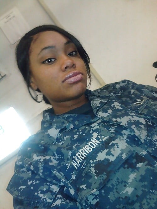 Sexy militärische Mädchen
 #104424301