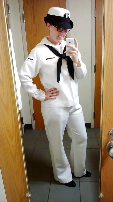 Sexy militärische Mädchen
 #104424553
