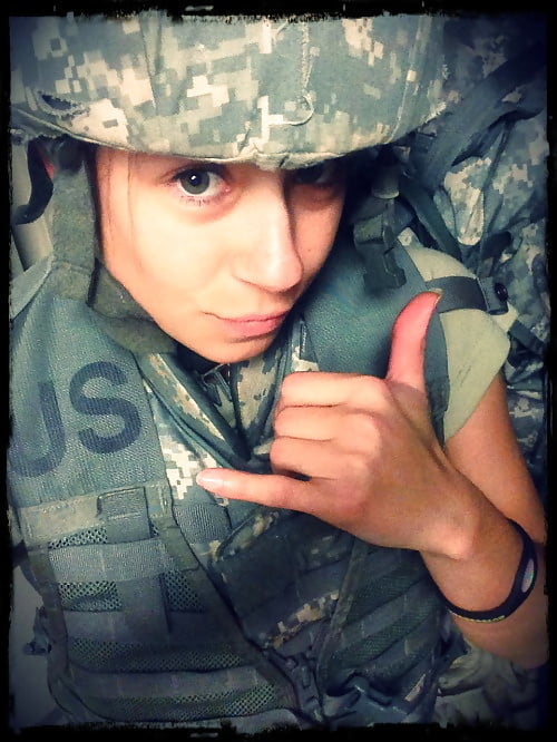 Sexy militärische Mädchen
 #104424623