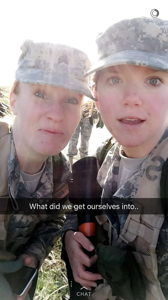 Sexy militärische Mädchen
 #104424813