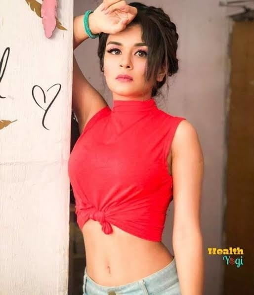 Avneet kaur
 #94219130