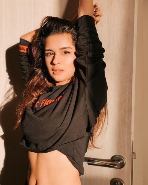 Avneet kaur
 #94219141