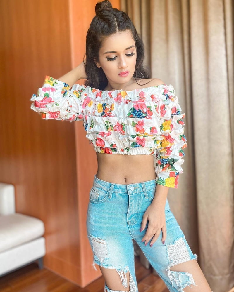 Avneet kaur
 #94219196