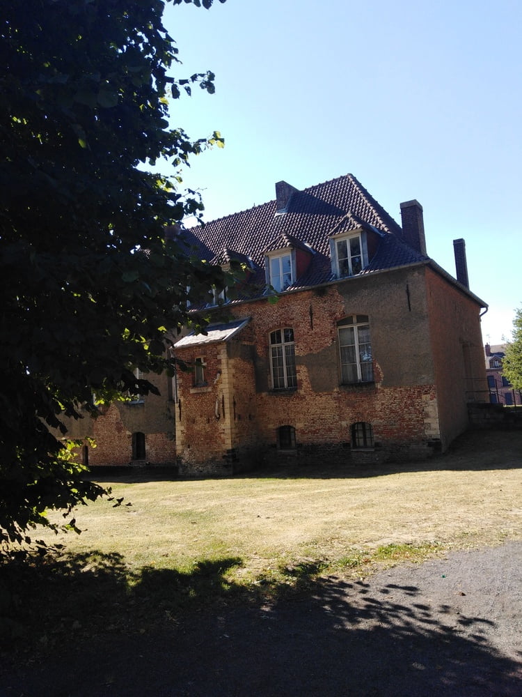 エスカパード・アン・アベノワ
 #87805123