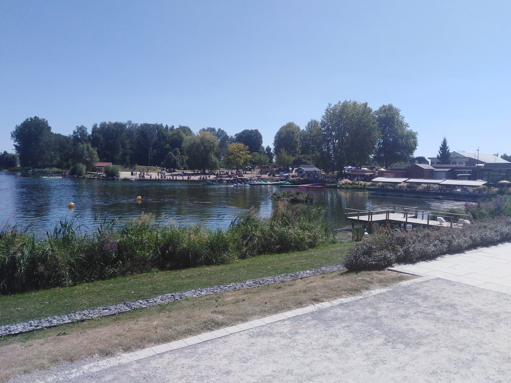 エスカパード・アン・アベノワ
 #87805177