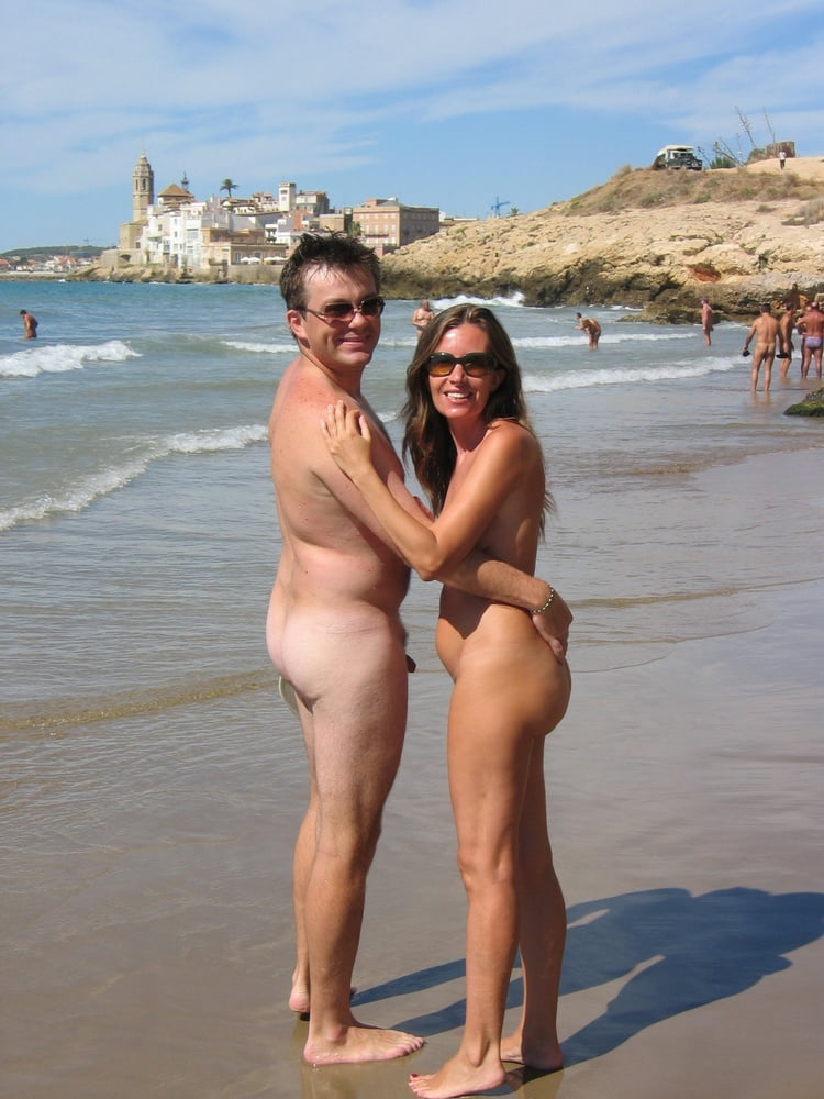French nas - joli couple de nudistes
 #96056490