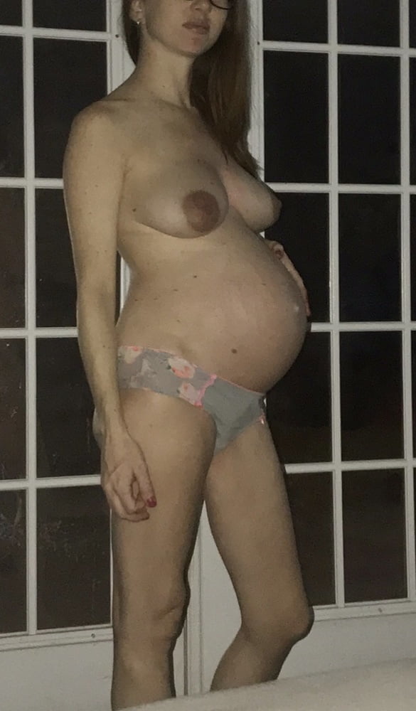 Sexy schwangere Mädchen 123
 #93294396