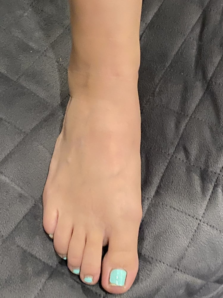 Chubby Wife Kentucky Ass feet and tits #88254928