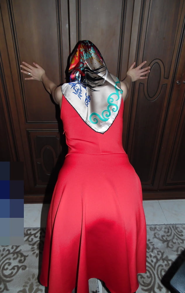 Rot gekleidet Hijab Türkisch
 #99300478