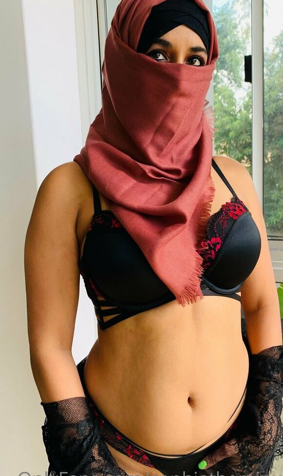 Sophia desnuda #108082795