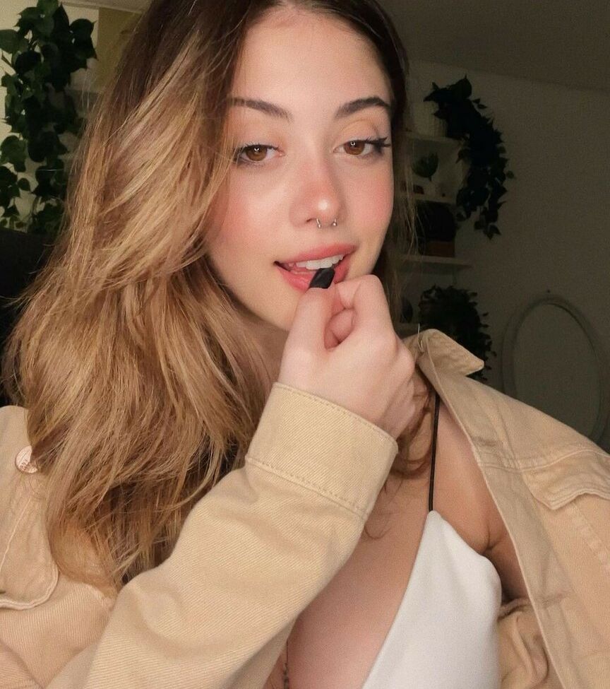 Ananda Morais desnuda #108247654