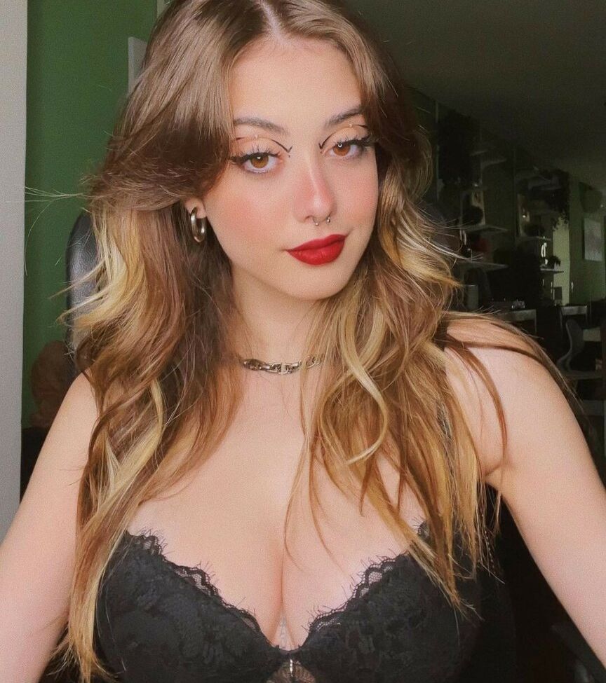 Ananda Morais desnuda #108247669