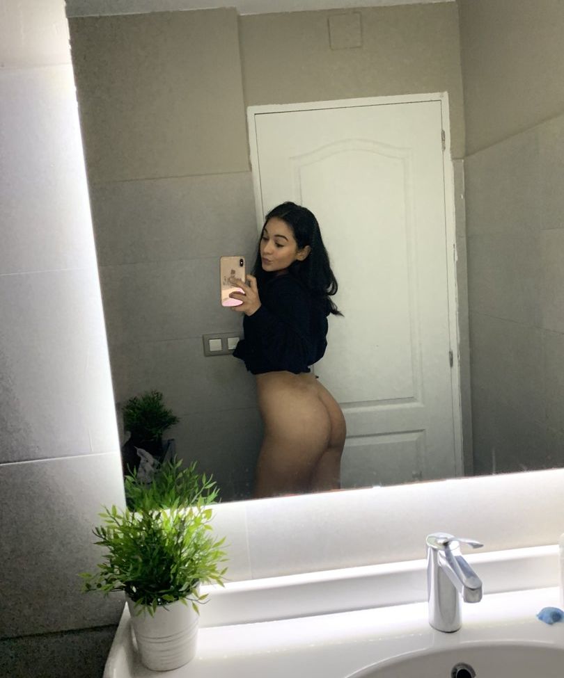 Ginebra Bellucci desnuda #108873786