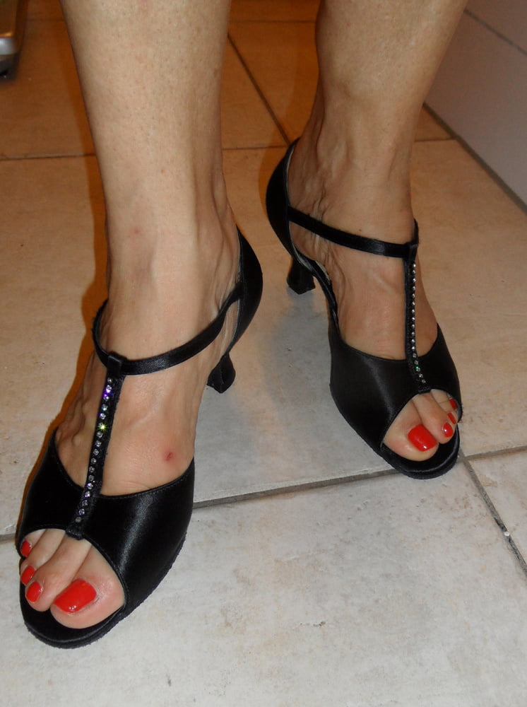 wich of them should i take for thr presentation? #106620983