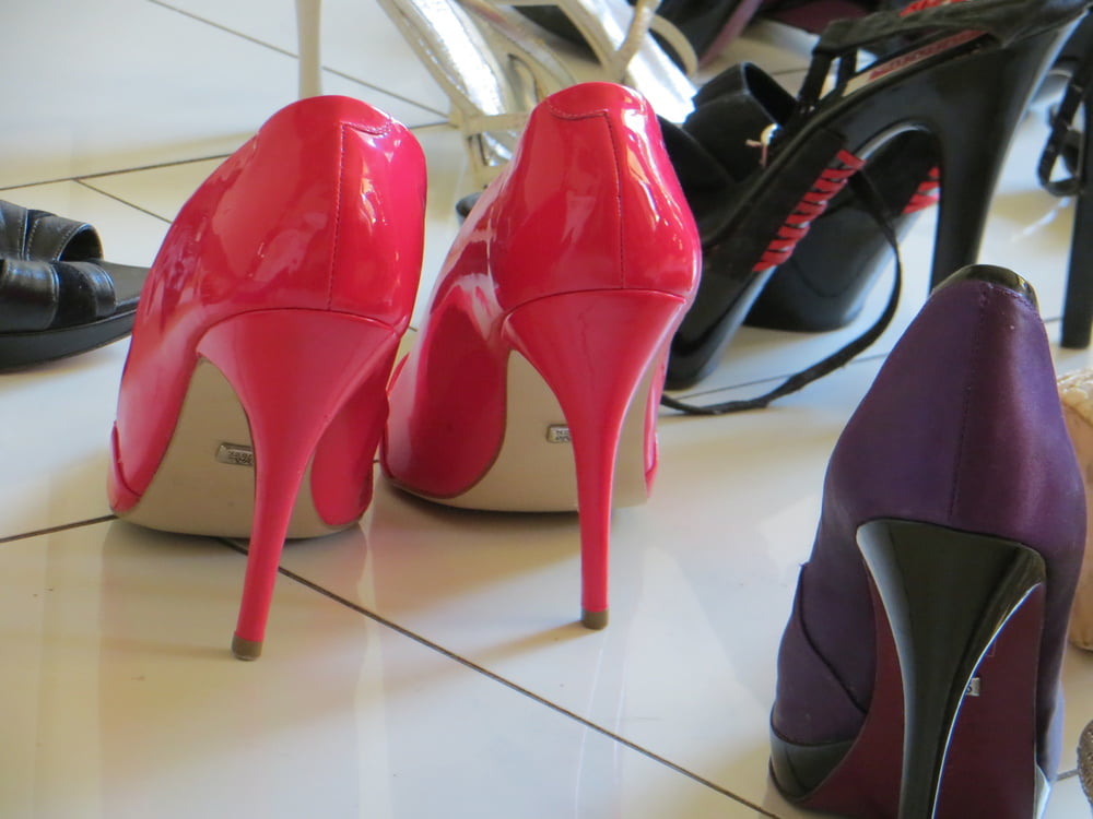 wich of them should i take for thr presentation? #106620989