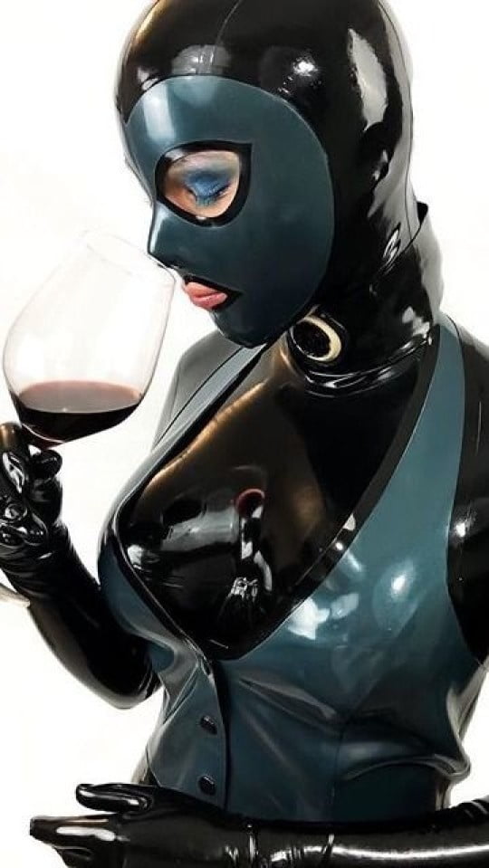 Drinking in latex  rubber or leather #95511755
