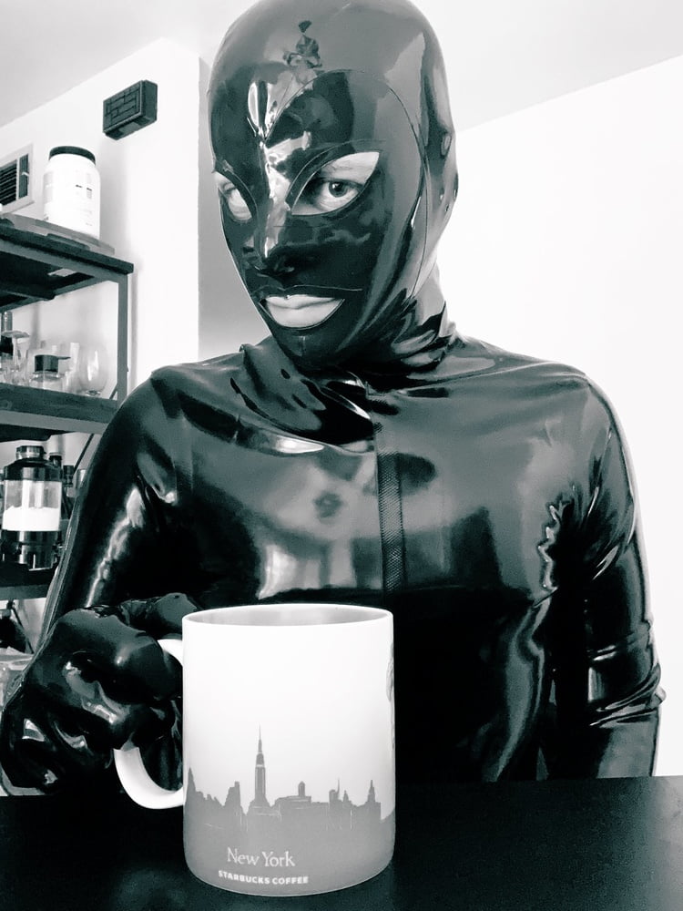 Drinking in latex  rubber or leather #95511796