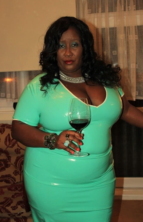 Saufen in Latex Gummi oder Leder
 #95511806