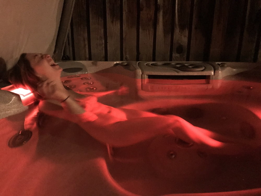 Verlegene nackte Frauen
 #91484855