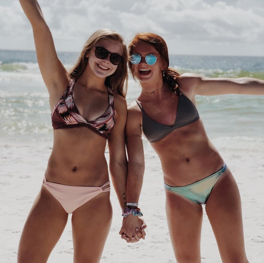 Algo para alegrarse de nuevo ¿a quién te follarías?
 #98764604