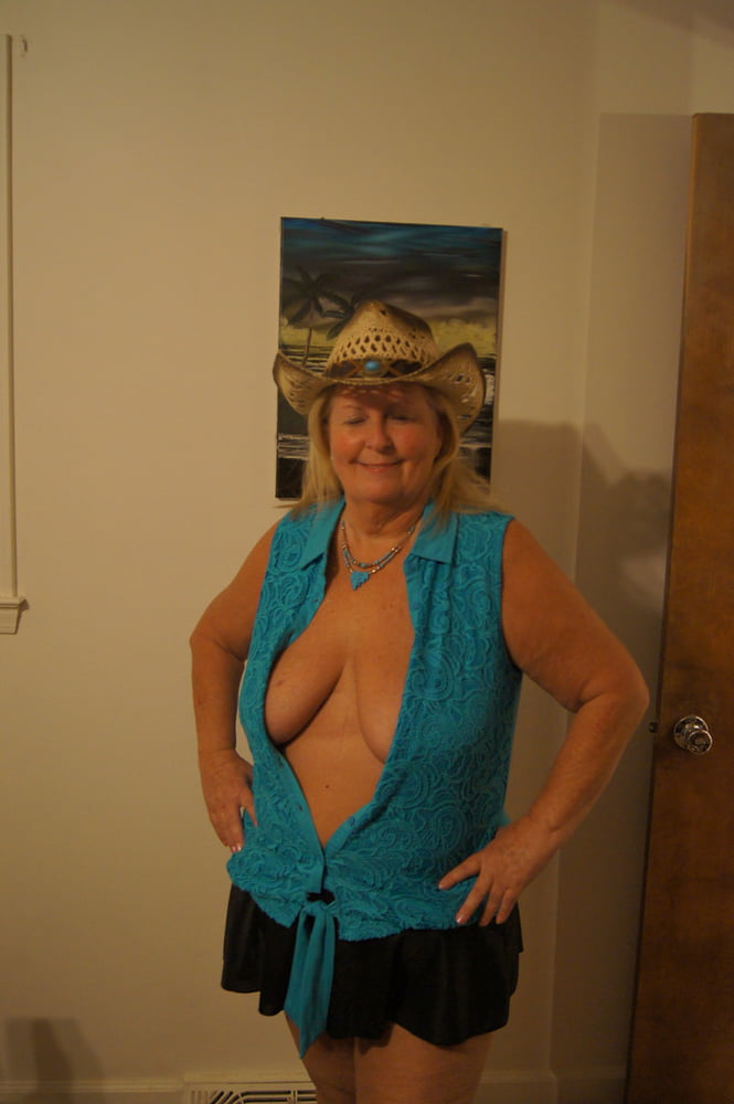 Mamá sin sujetador 032.
 #101906979