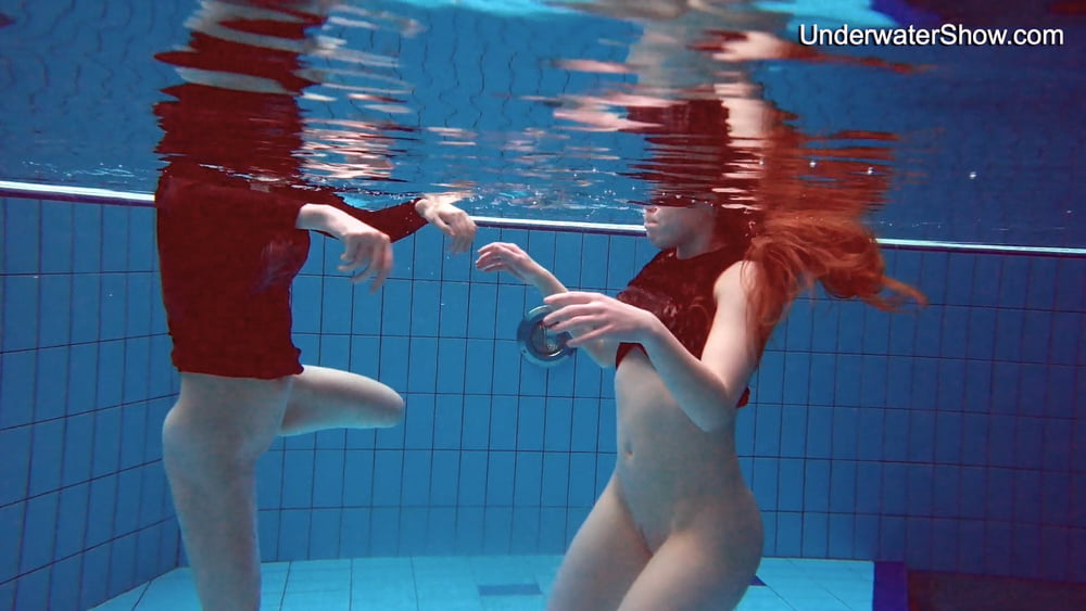 Simonna y diana underwatershow
 #106843667