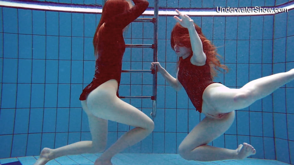 Simonna y diana underwatershow
 #106843686