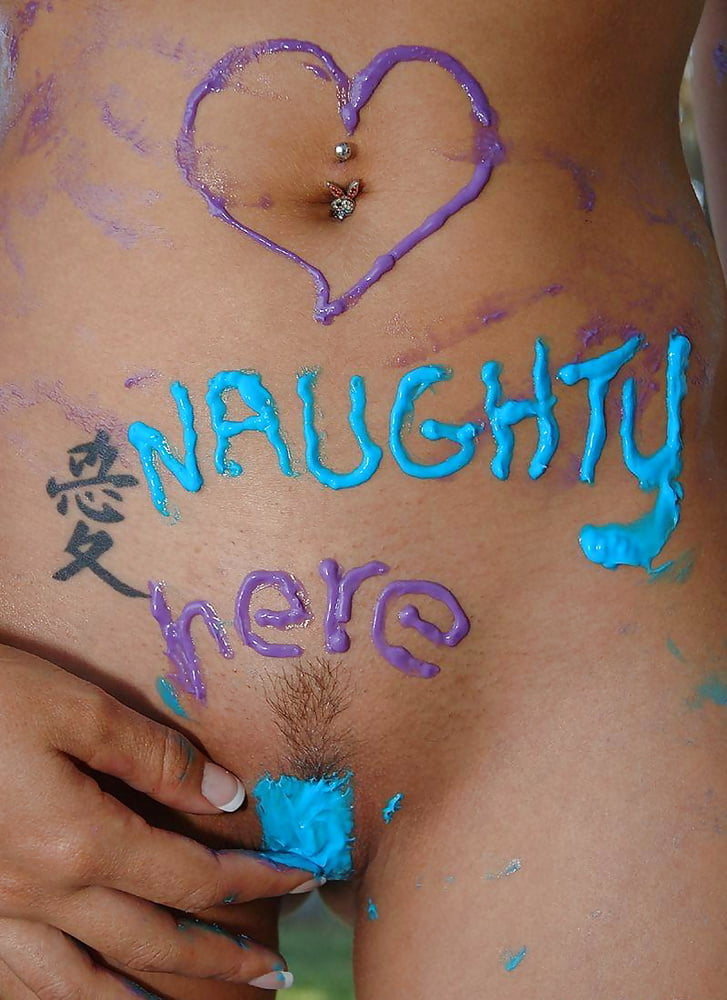Sandy Decorating Her Naked Body #93663517