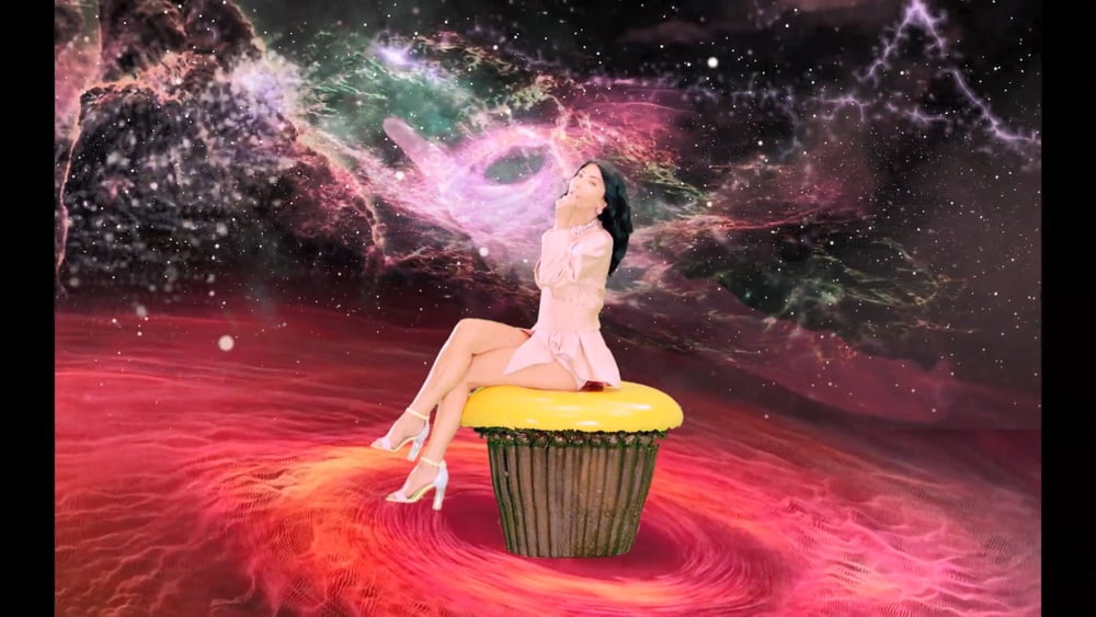 Hande Yener - Krema (2020) #92362732