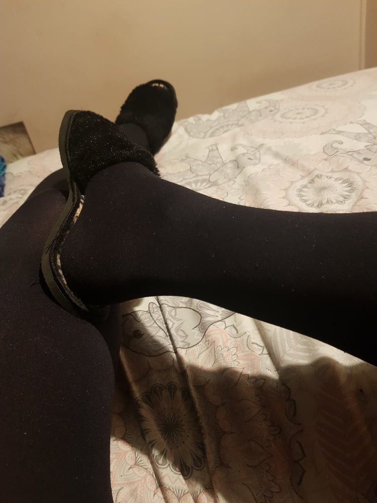Mis zapatillas y bragas sexy
 #94714094