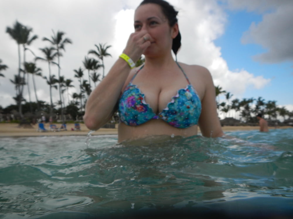 Brunette in paradise #105006840