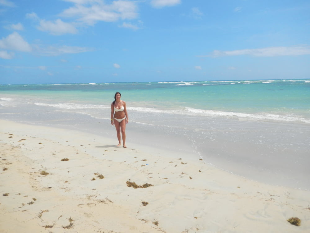 Brünette im Paradies
 #105006869