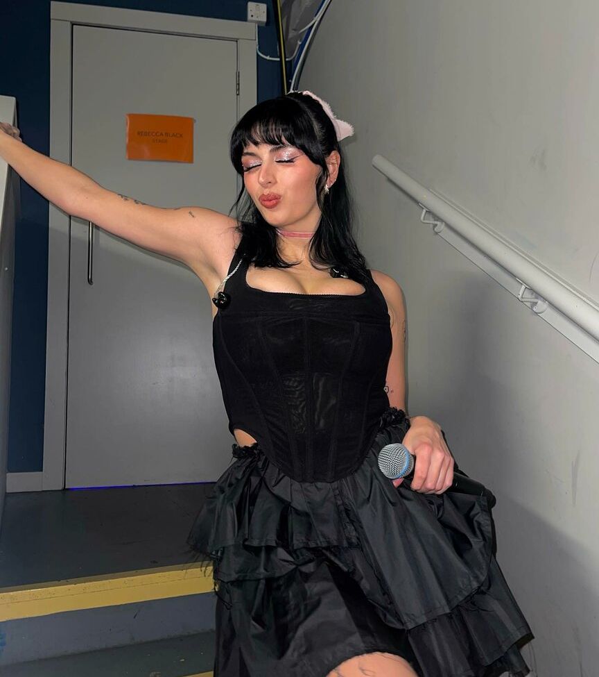 Rebecca Black nackt #109258404