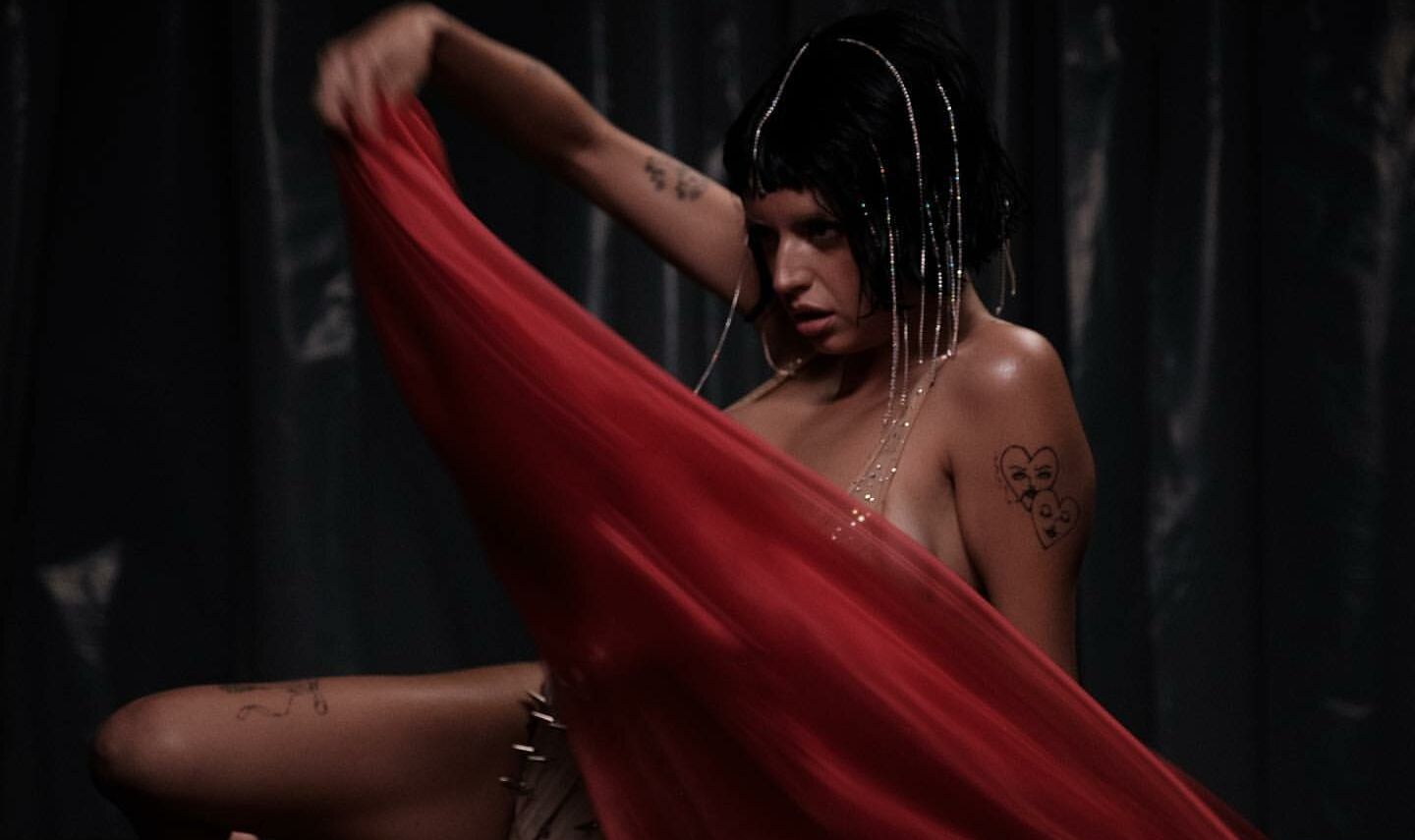 Rebecca Black nackt #109258415