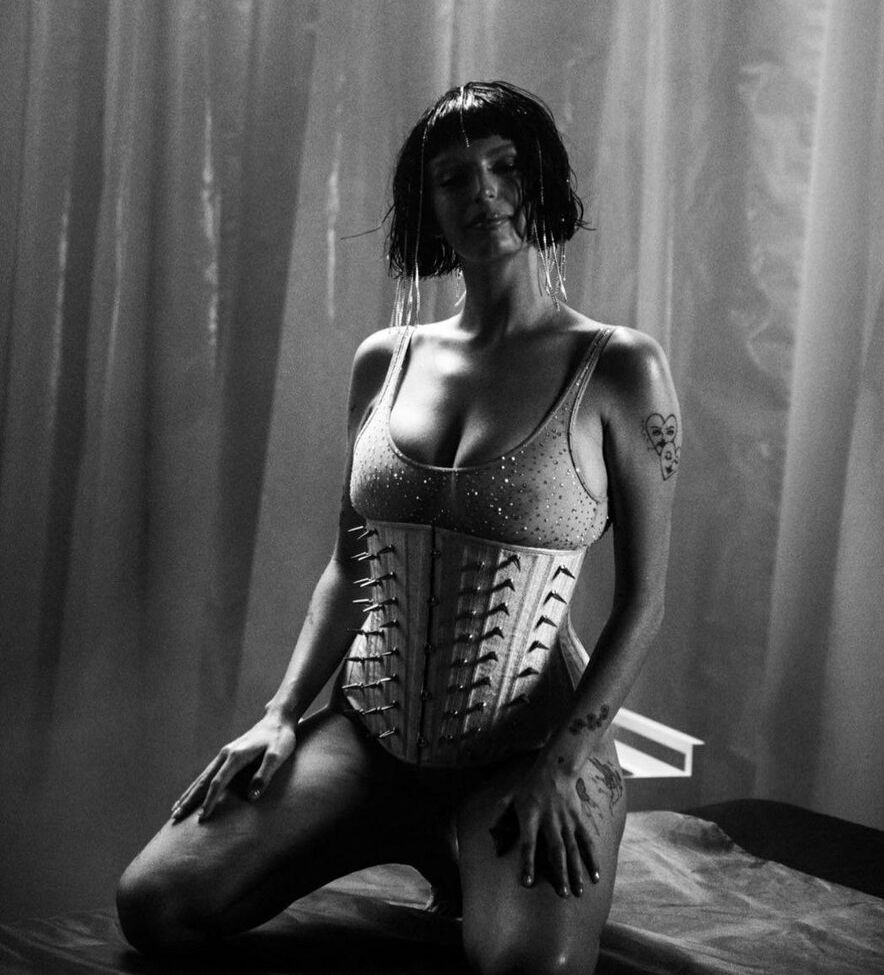 Rebecca Black nackt #109258437