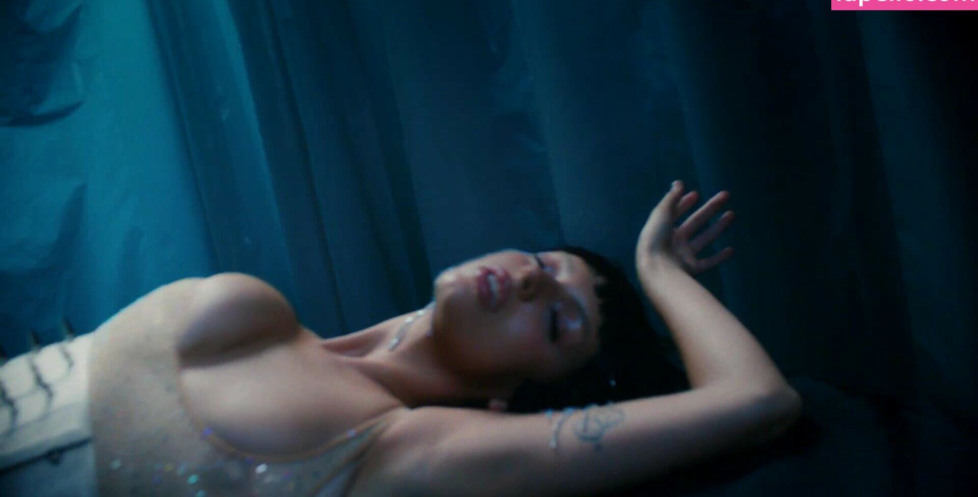 Rebecca Black nackt #109258443